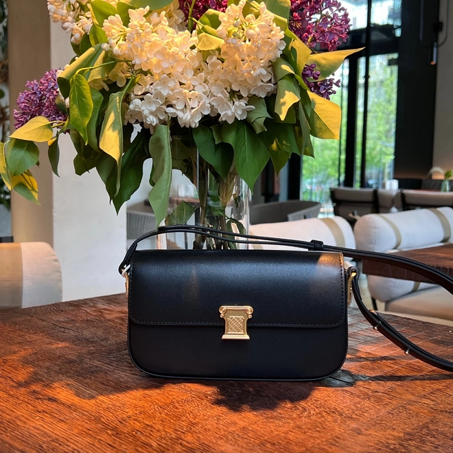 СУМКА-БАГЕТ CARRIE